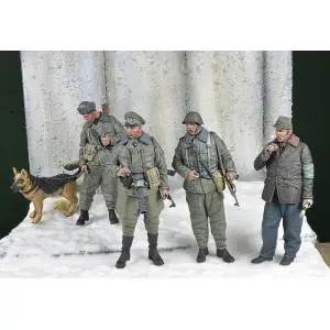 Offerta Lampo D-DAY miniatures 1 35; The Wall, DDR Grenztruppen, Berlin, Winter 70-80
