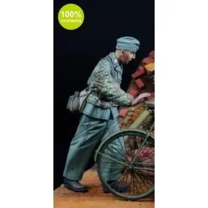 Ultima Occasione D-DAY miniatures 1 35; Waffen-SS soldier pushing 2 1942-45