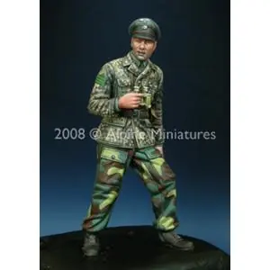 Alpine Miniatures 1/35; WSS Panzer Officer 44-45 Non Perdere